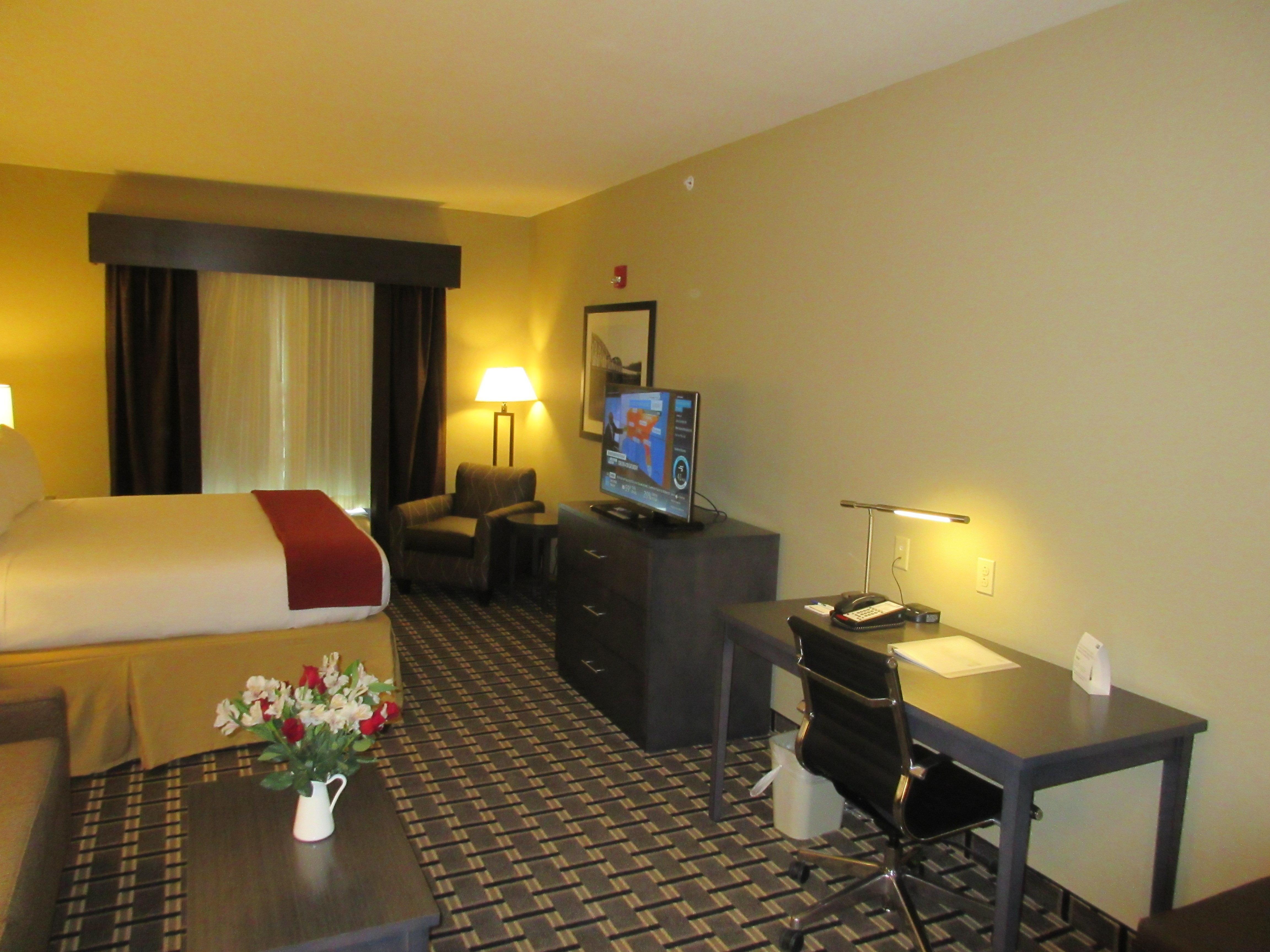 Holiday Inn Express & Suites Butler By Ihg Экстерьер фото