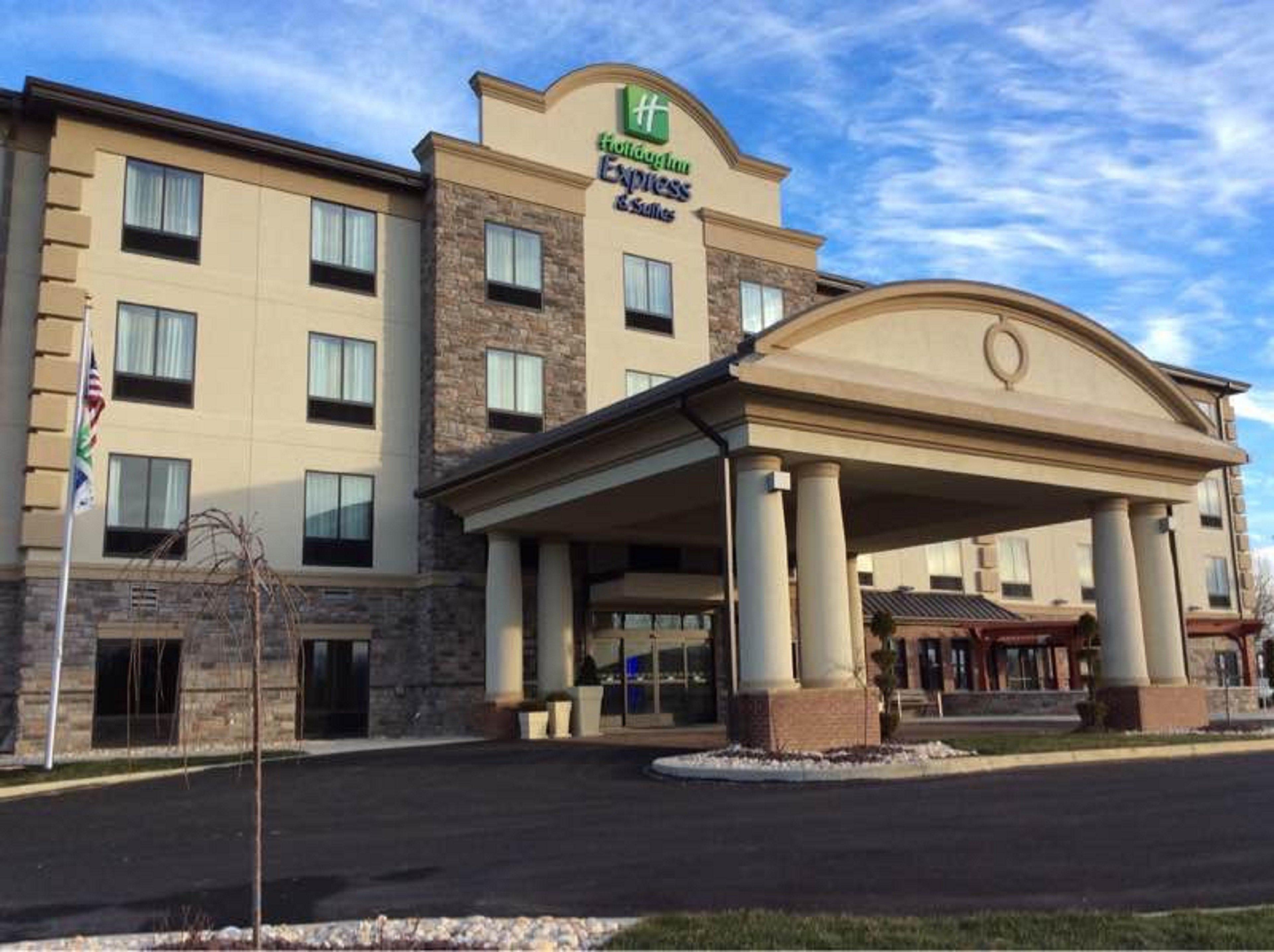 Holiday Inn Express & Suites Butler By Ihg Экстерьер фото