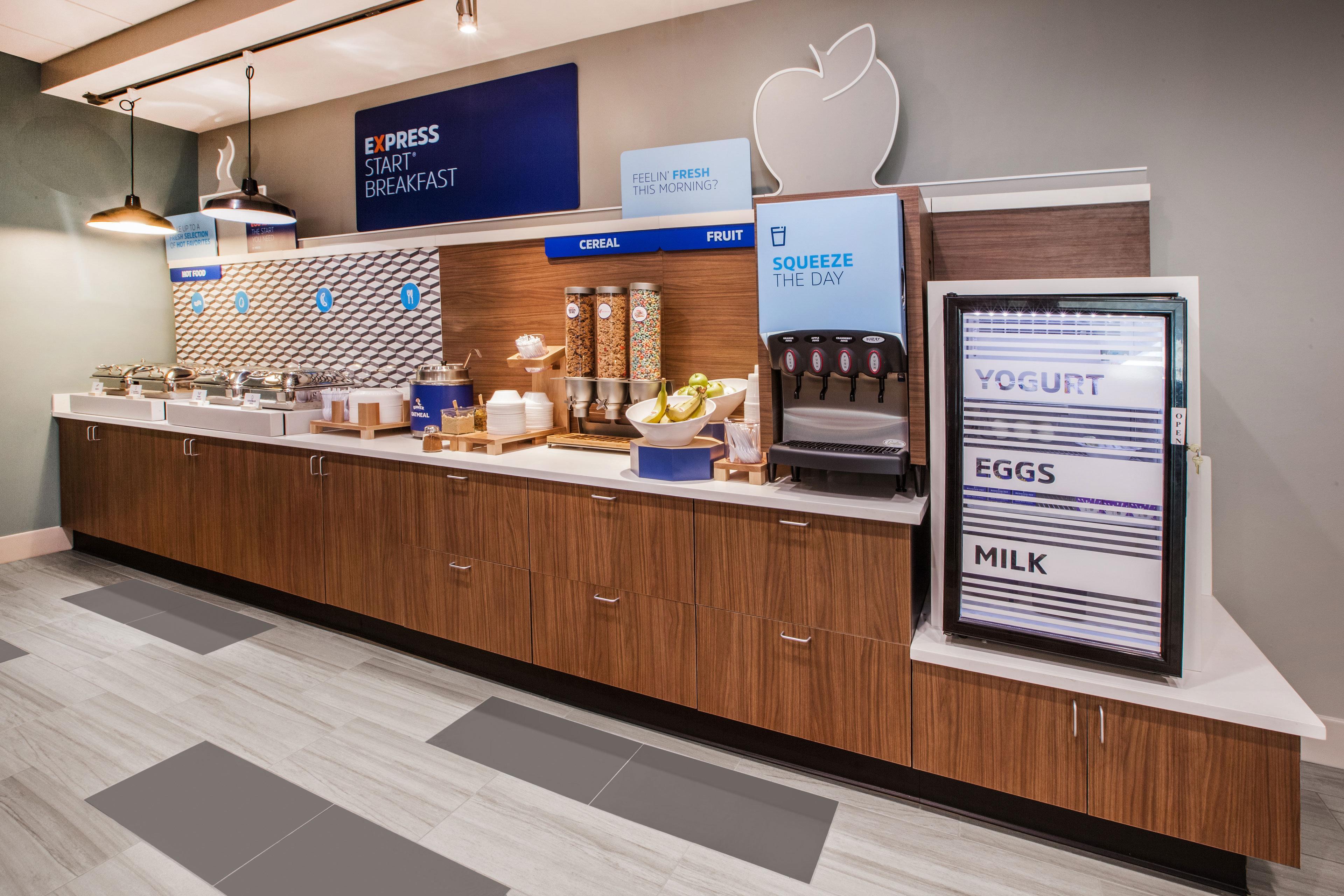 Holiday Inn Express & Suites Butler By Ihg Экстерьер фото