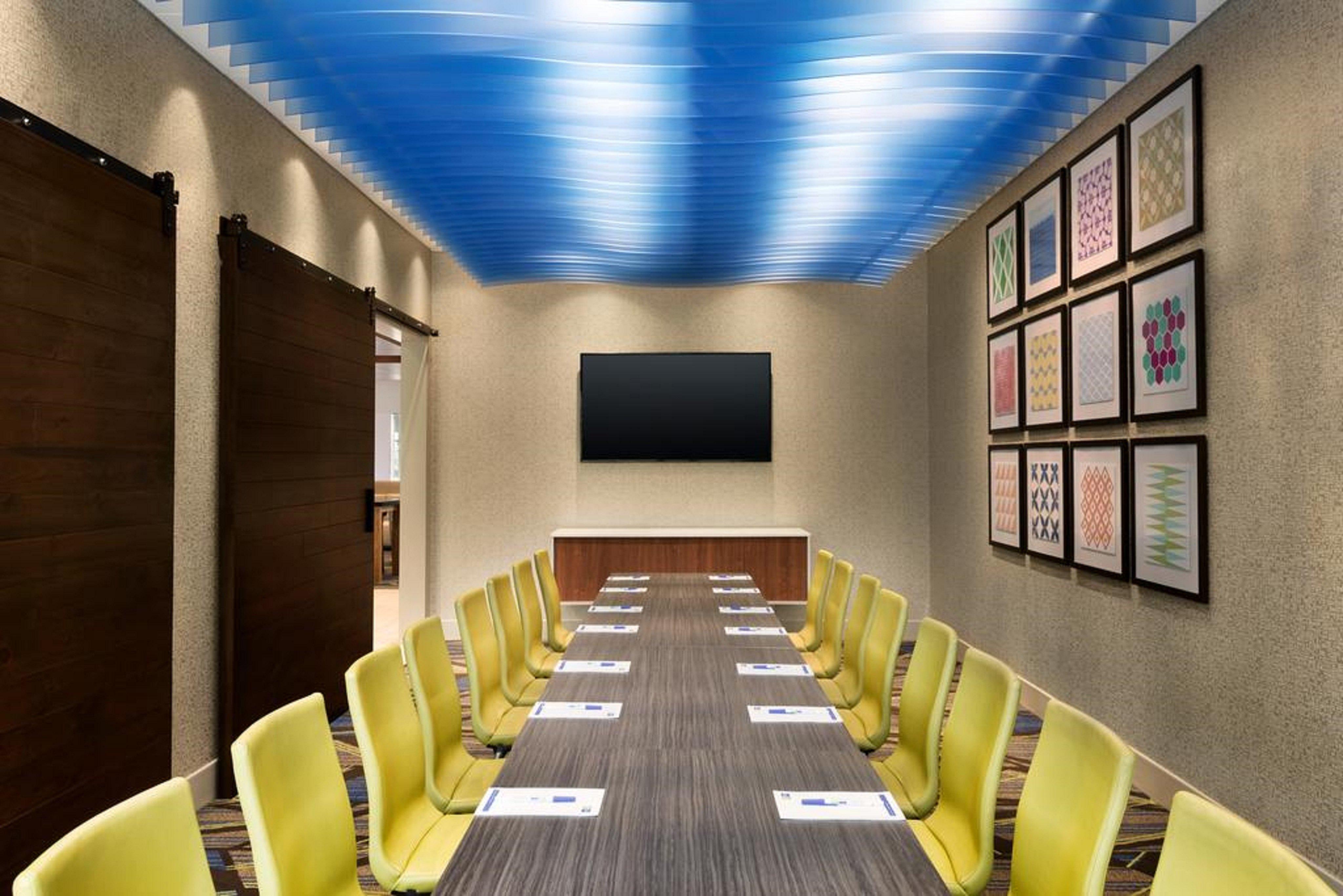 Holiday Inn Express & Suites Butler By Ihg Экстерьер фото